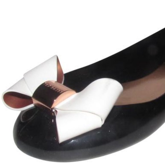 Ted Baker Black Leather Exaggerated White Bow - Picture 1 of 13